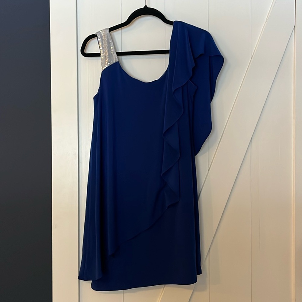 Figure flattering blue flormal dress 
size 12P. Forgiving in the midsection!